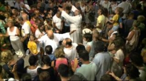 Адорація (поклоніння Ісусу в Пресвятих Дарах) та Благословення священиків. День 4. Молодіжний Фестиваль 2015